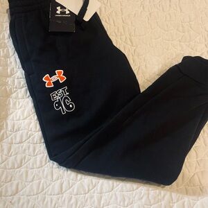 Under Armour Kids Black sweatpants with Logo